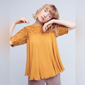 🆕Anthropologie Gold Flowy Geolace Swing Top